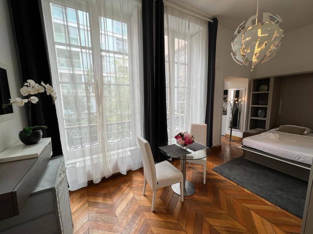 Apartamento Le Lumineux - Le Chic En Hypercentre - Bellecour Lyon Exterior foto